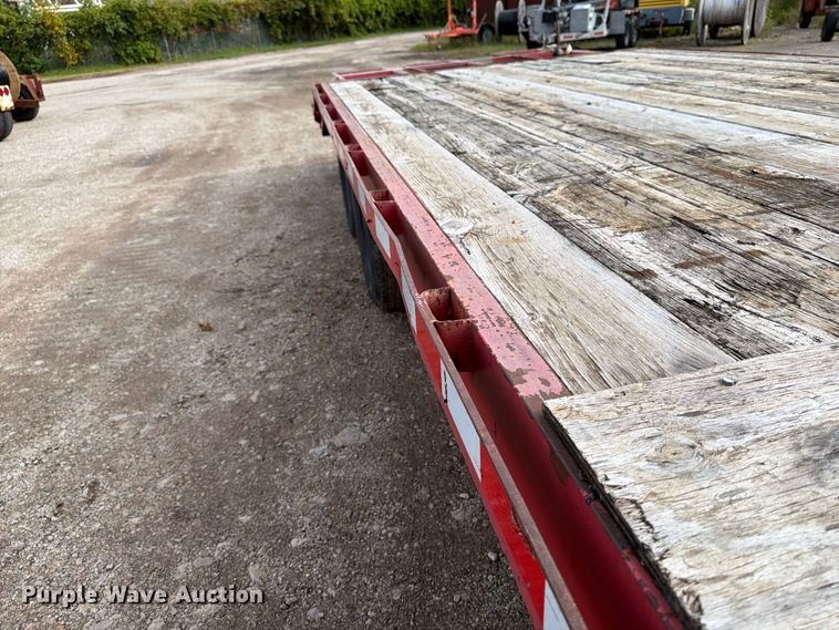 image for item DV2072 2000 Circle M equipment trailer