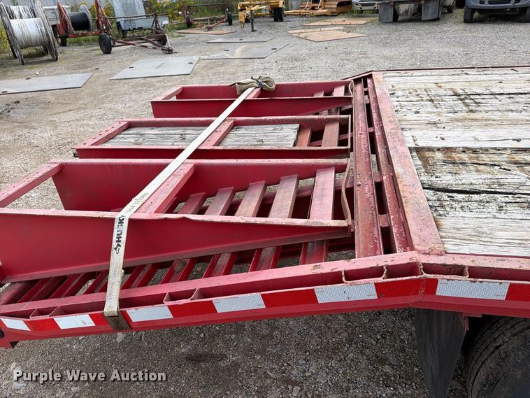 image for item DV2072 2000 Circle M equipment trailer