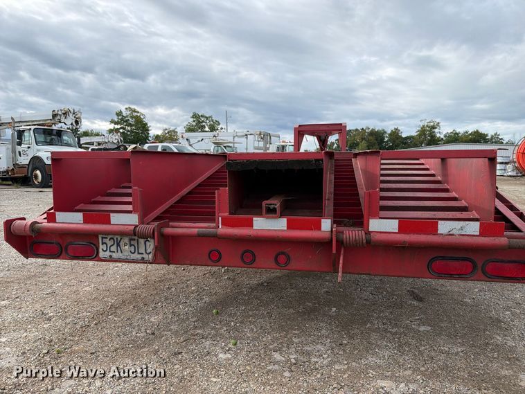 image for item DV2072 2000 Circle M equipment trailer