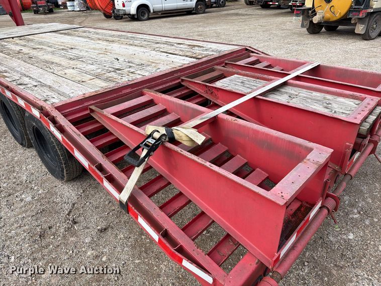 image for item DV2072 2000 Circle M equipment trailer
