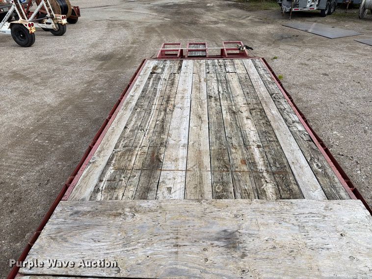 image for item DV2072 2000 Circle M equipment trailer