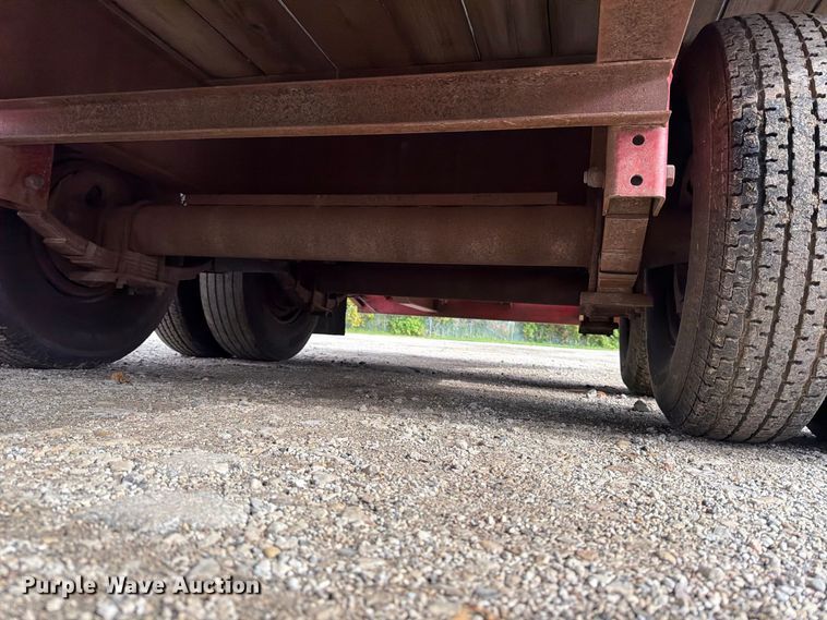 image for item DV2072 2000 Circle M equipment trailer