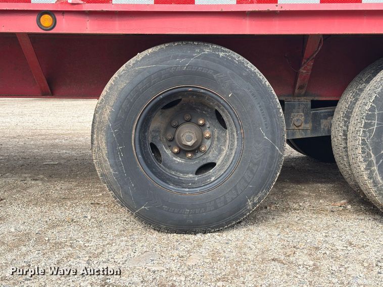 image for item DV2072 2000 Circle M equipment trailer