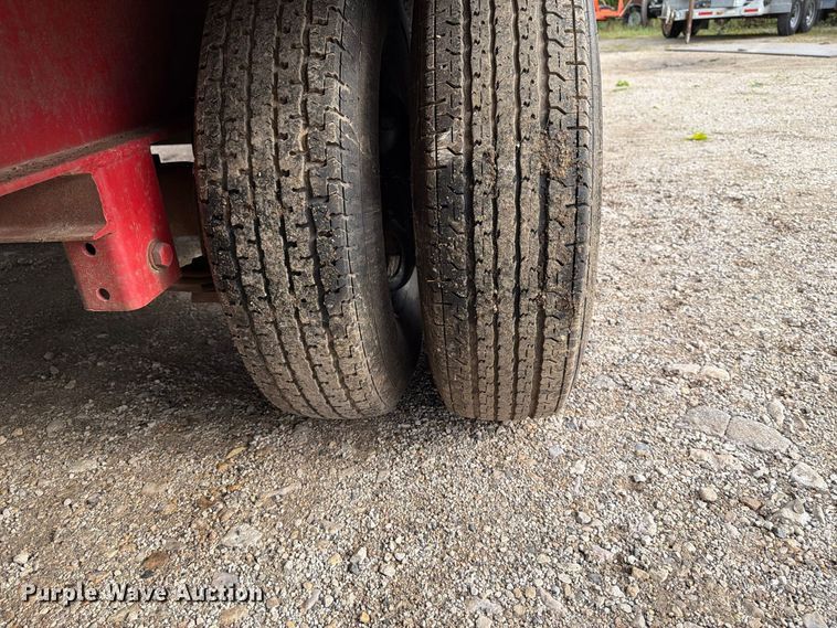 image for item DV2072 2000 Circle M equipment trailer