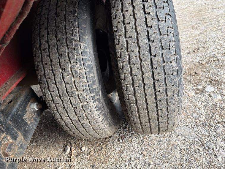 image for item DV2072 2000 Circle M equipment trailer