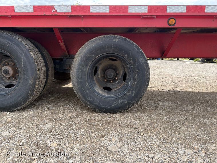 image for item DV2072 2000 Circle M equipment trailer