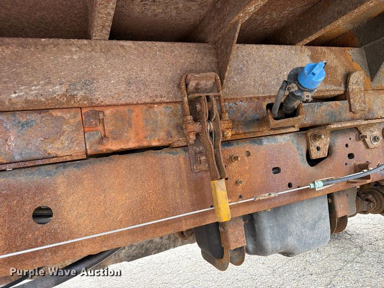 image for item DV2074 2011 Ford F450 dump flatbed truck