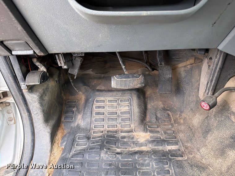 image for item DV2074 2011 Ford F450 dump flatbed truck