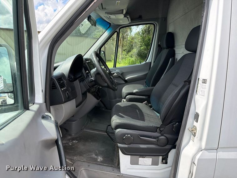 image for item DV7315 2018 Freightliner Sprinter 2500 van