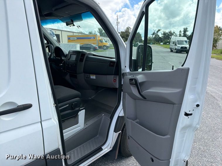 image for item DV7315 2018 Freightliner Sprinter 2500 van