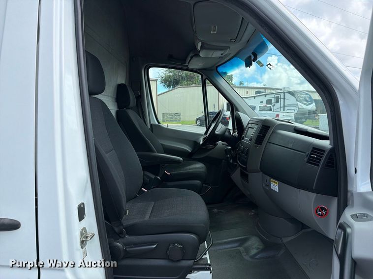 image for item DV7315 2018 Freightliner Sprinter 2500 van