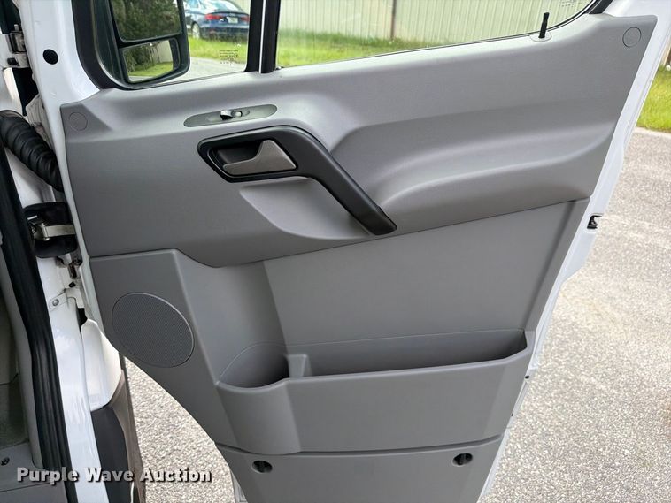 image for item DV7315 2018 Freightliner Sprinter 2500 van