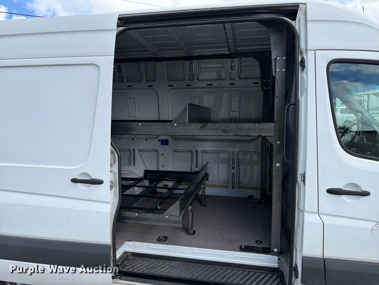 image for item DV7315 2018 Freightliner Sprinter 2500 van