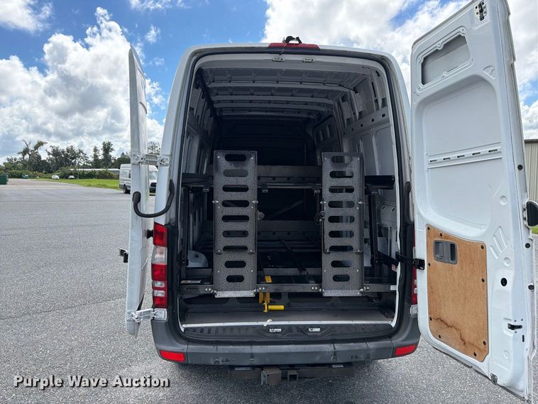 image for item DV7315 2018 Freightliner Sprinter 2500 van