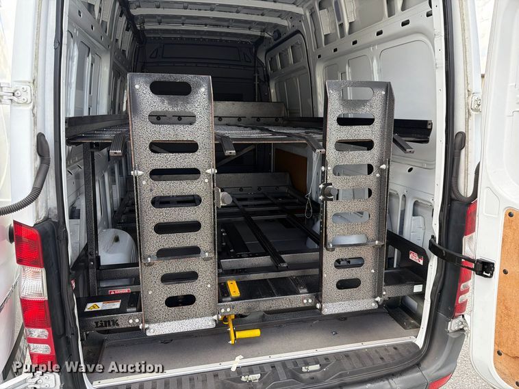 image for item DV7315 2018 Freightliner Sprinter 2500 van
