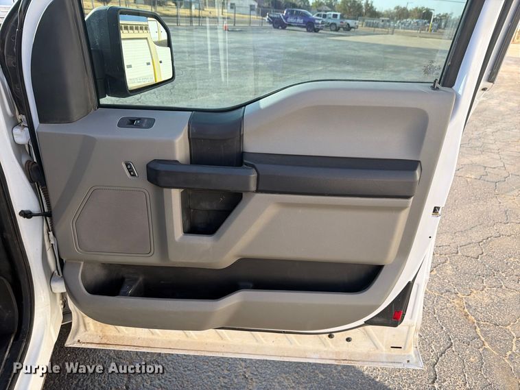 image for item DV8607 2018 Ford F150 Ext. Cab pickup truck