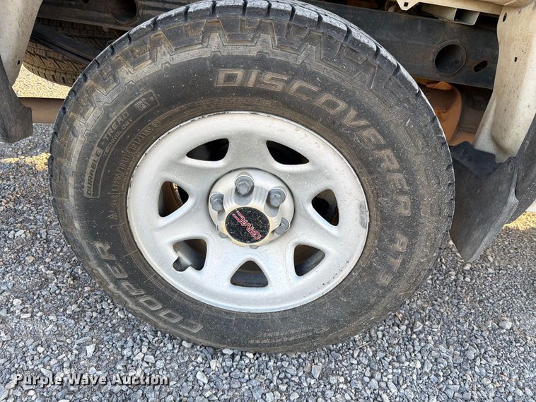 image for item DV8645 2014 GMC Sierra 1500 pickup truck
