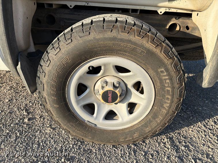 image for item DV8645 2014 GMC Sierra 1500 pickup truck