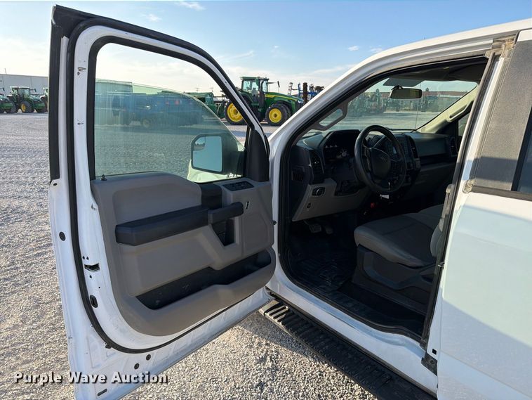 image for item DV8646 2018 Ford F150 Ext. Cab pickup truck