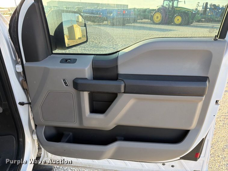 image for item DV8646 2018 Ford F150 Ext. Cab pickup truck