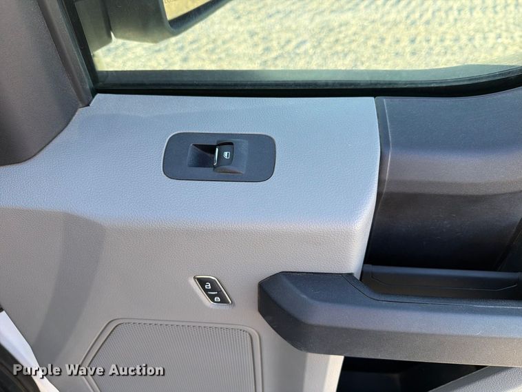 image for item DV8646 2018 Ford F150 Ext. Cab pickup truck