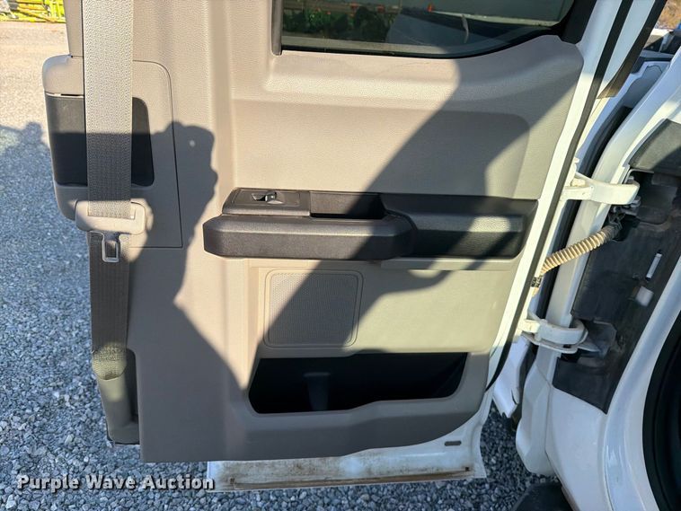 image for item DV8646 2018 Ford F150 Ext. Cab pickup truck