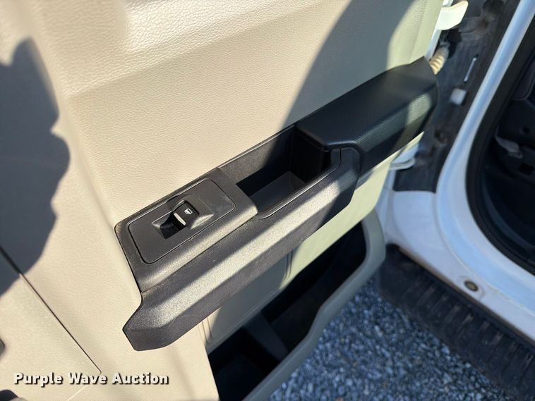 image for item DV8646 2018 Ford F150 Ext. Cab pickup truck