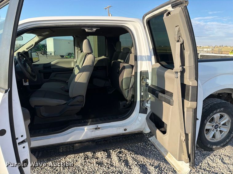 image for item DV8646 2018 Ford F150 Ext. Cab pickup truck