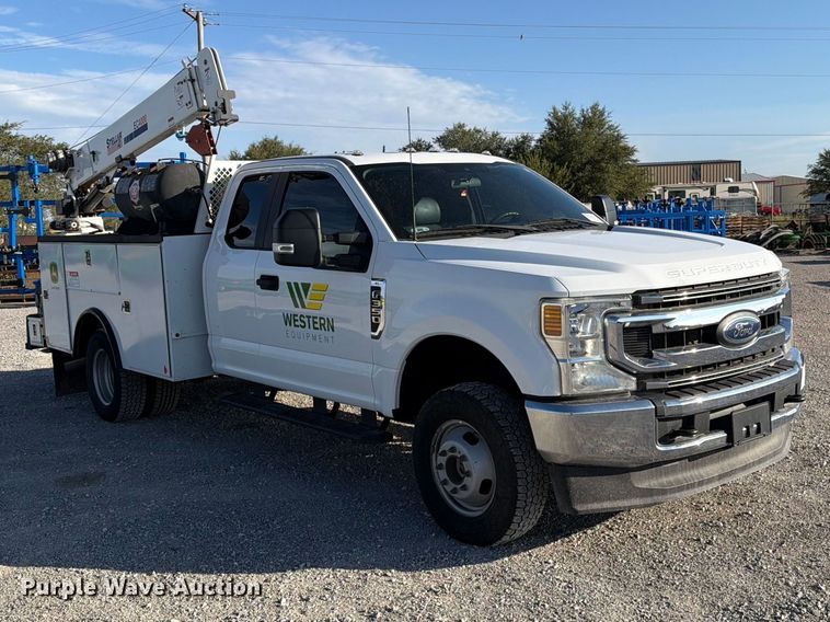 image for item DV8647 2022 Ford F350 Super Duty Ext. Cab utility / service truck