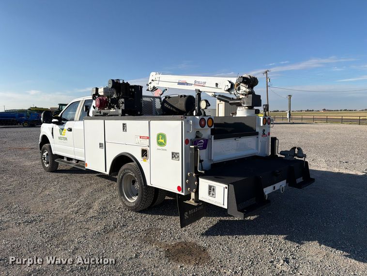 image for item DV8647 2022 Ford F350 Super Duty Ext. Cab utility / service truck