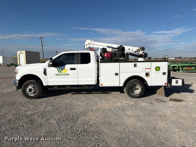 image for item DV8647 2022 Ford F350 Super Duty Ext. Cab utility / service truck