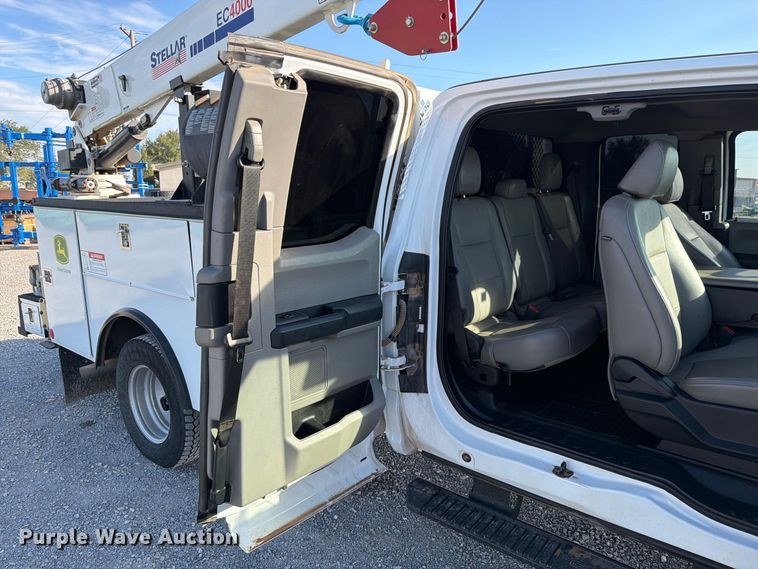 image for item DV8647 2022 Ford F350 Super Duty Ext. Cab utility / service truck