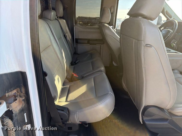 image for item DV8647 2022 Ford F350 Super Duty Ext. Cab utility / service truck