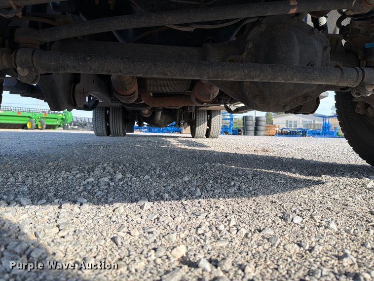 image for item DV8647 2022 Ford F350 Super Duty Ext. Cab utility / service truck