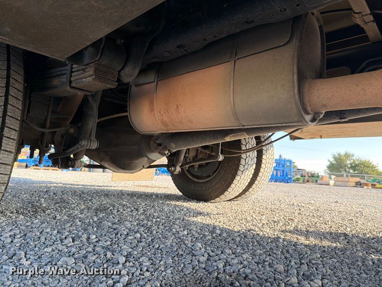 image for item DV8647 2022 Ford F350 Super Duty Ext. Cab utility / service truck