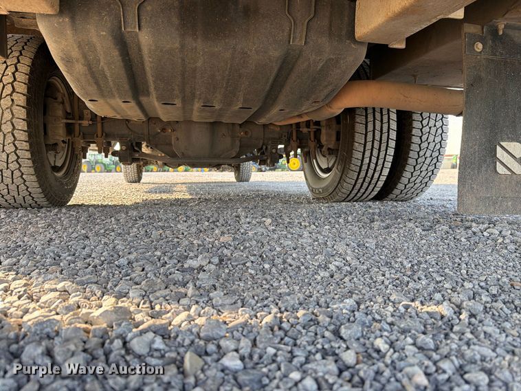 image for item DV8647 2022 Ford F350 Super Duty Ext. Cab utility / service truck