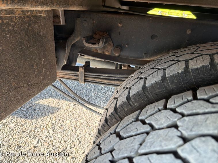 image for item DV8647 2022 Ford F350 Super Duty Ext. Cab utility / service truck