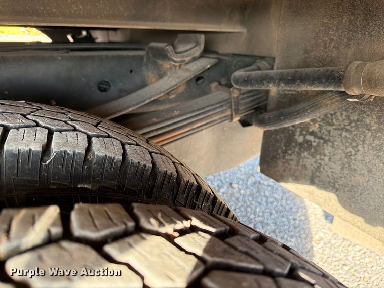 image for item DV8647 2022 Ford F350 Super Duty Ext. Cab utility / service truck