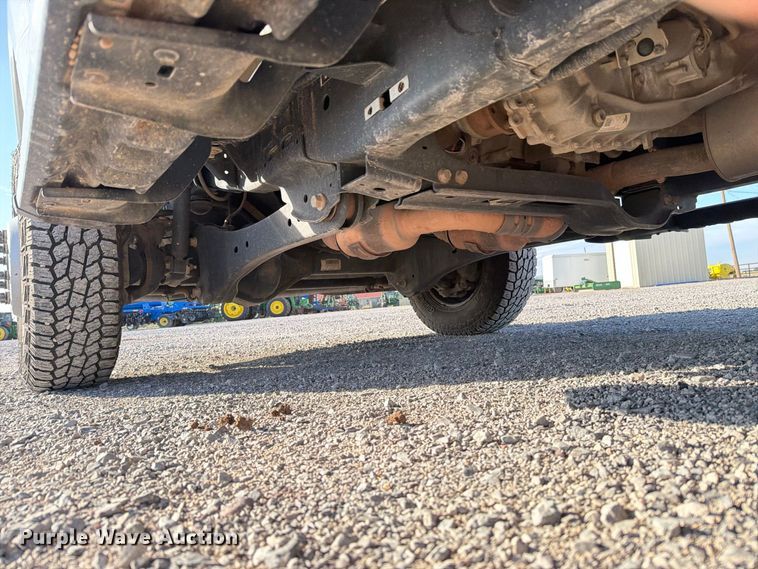 image for item DV8647 2022 Ford F350 Super Duty Ext. Cab utility / service truck