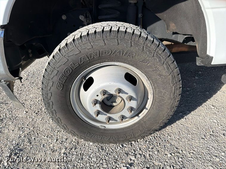 image for item DV8647 2022 Ford F350 Super Duty Ext. Cab utility / service truck