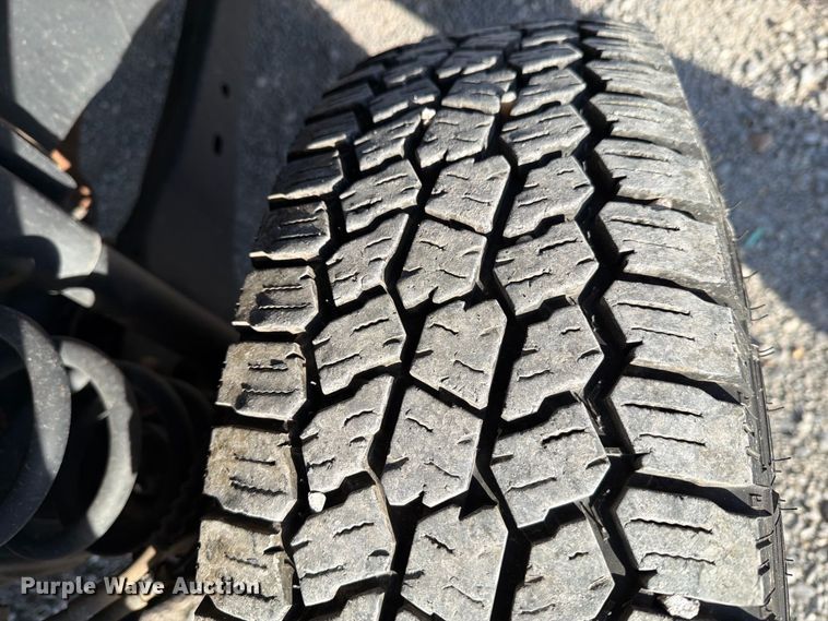image for item DV8647 2022 Ford F350 Super Duty Ext. Cab utility / service truck