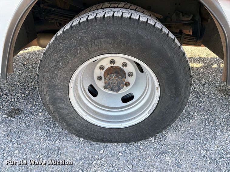 image for item DV8647 2022 Ford F350 Super Duty Ext. Cab utility / service truck