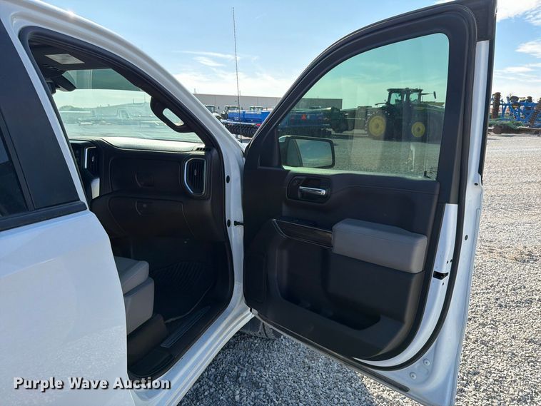 image for item DV8648 2020 Chevrolet Silverado 1500 Crew Cab pickup truck