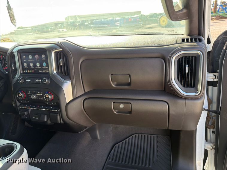 image for item DV8648 2020 Chevrolet Silverado 1500 Crew Cab pickup truck