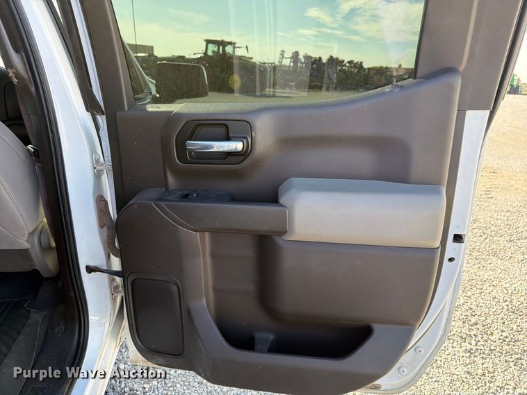 image for item DV8648 2020 Chevrolet Silverado 1500 Crew Cab pickup truck