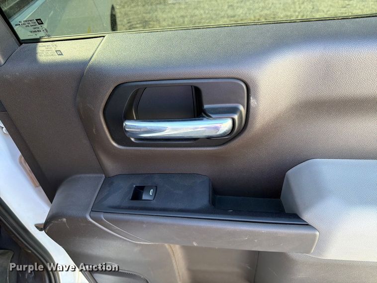 image for item DV8648 2020 Chevrolet Silverado 1500 Crew Cab pickup truck