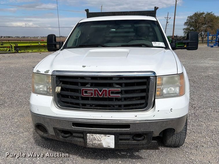 image for item DV8649 2010 GMC Sierra 2500 flatbed pickup truck