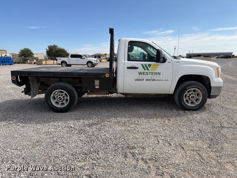 image for item DV8649 2010 GMC Sierra 2500 flatbed pickup truck