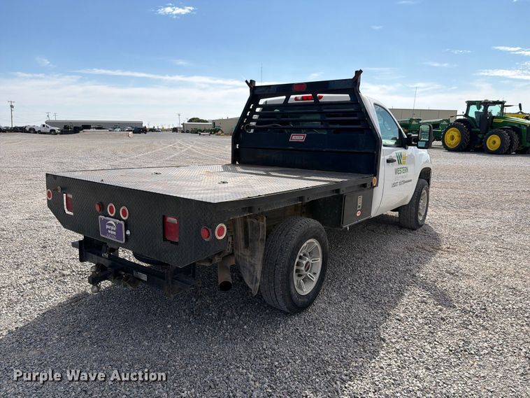 image for item DV8649 2010 GMC Sierra 2500 flatbed pickup truck