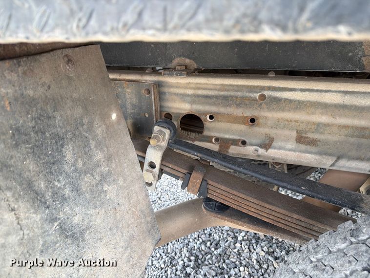 image for item DV8649 2010 GMC Sierra 2500 flatbed pickup truck